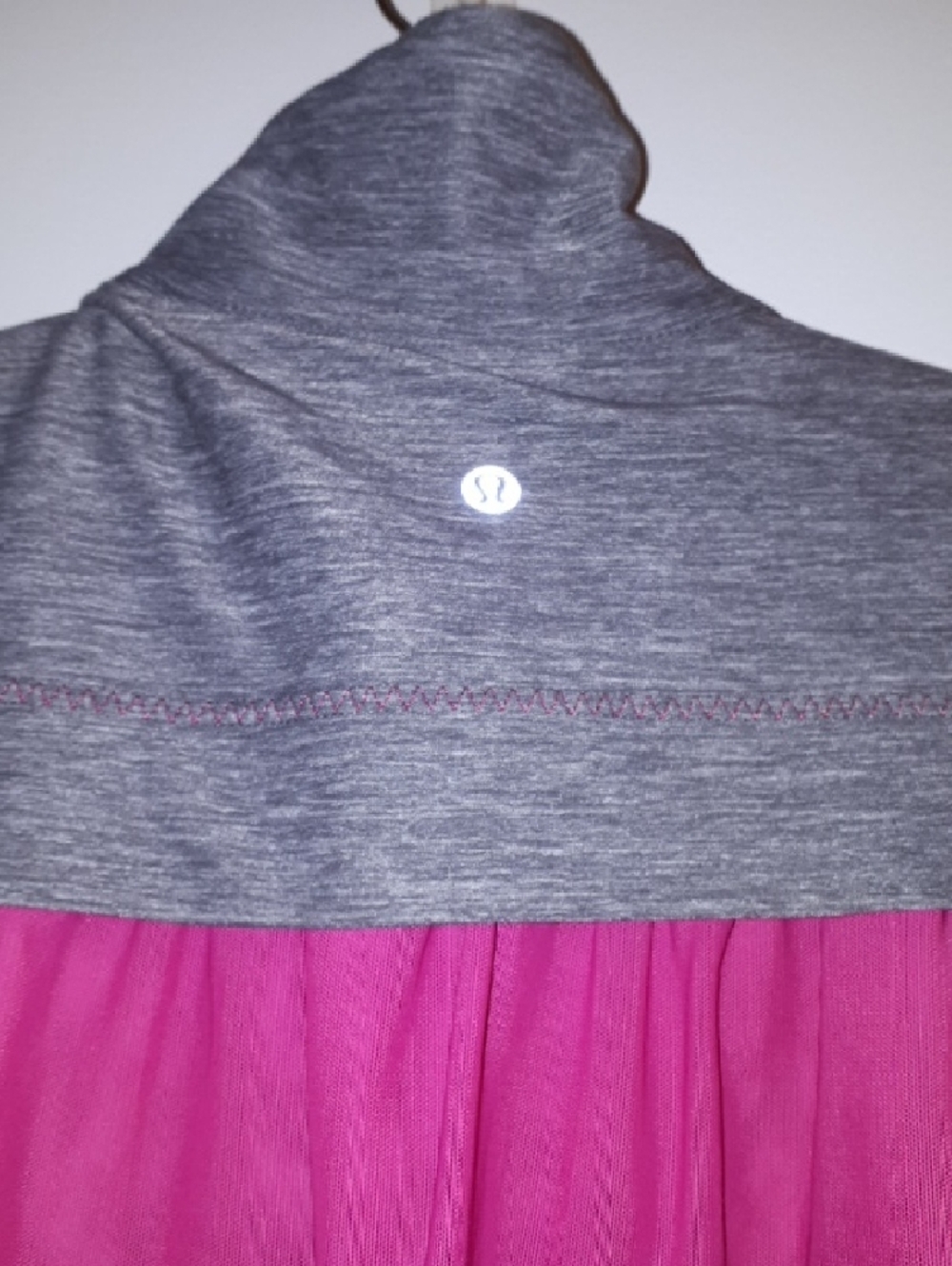 lululemon athletica Heather Gray Jacket with Pink Zipper - Picture 7 of 10
